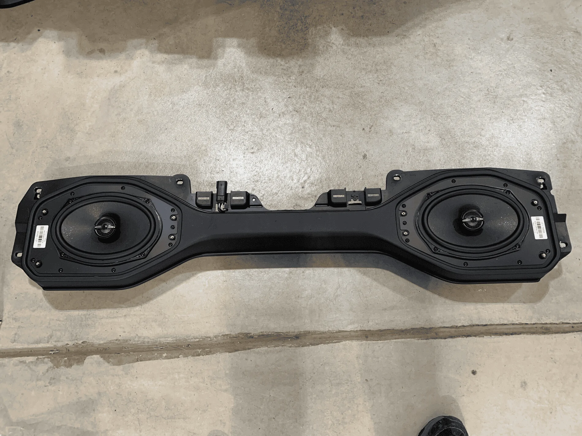 Jeep Wrangler JL Adding an Aftermarket Amp(s) 1621204737234
