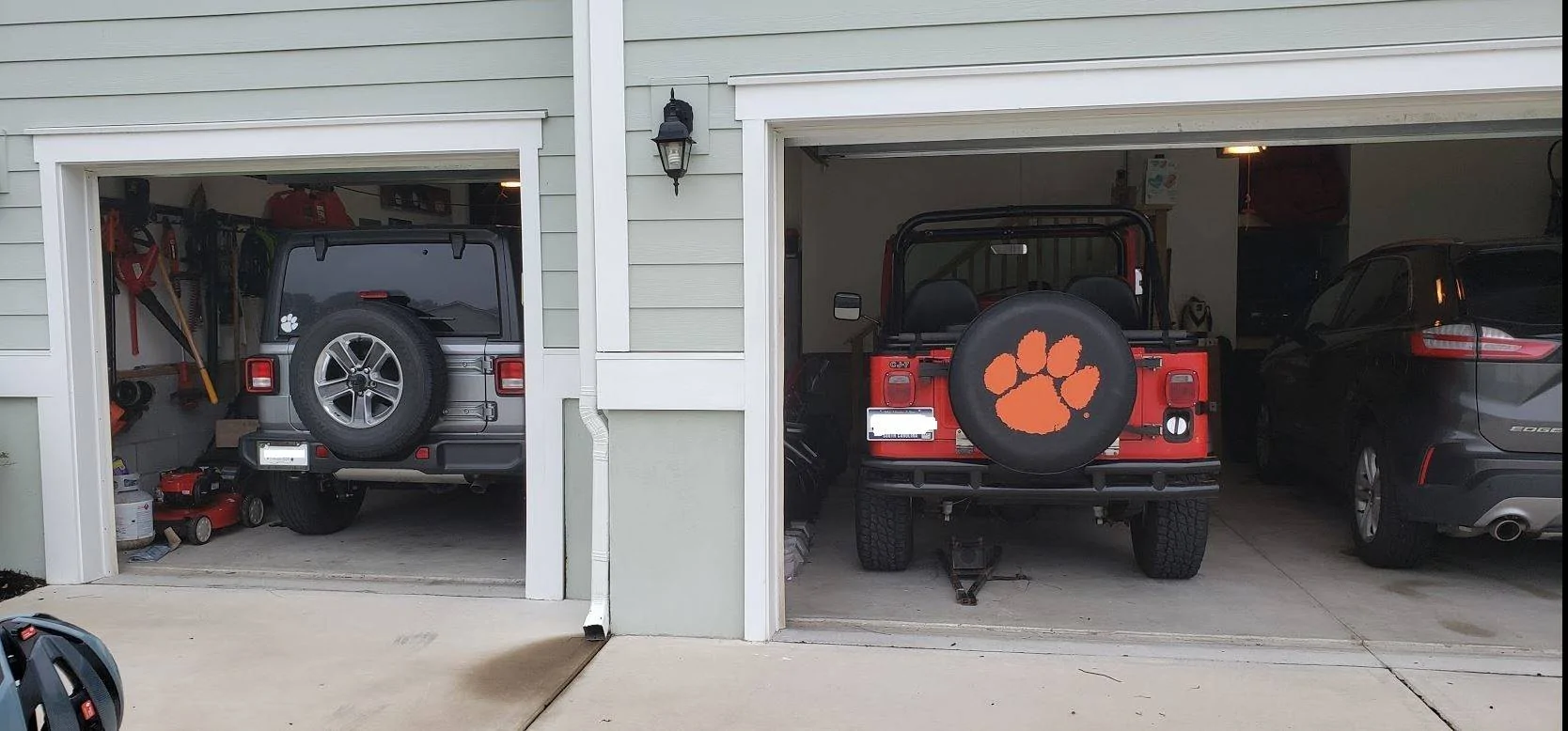 Jeep Wrangler JL Backing Into Parking Spots: The Debate Jeeps