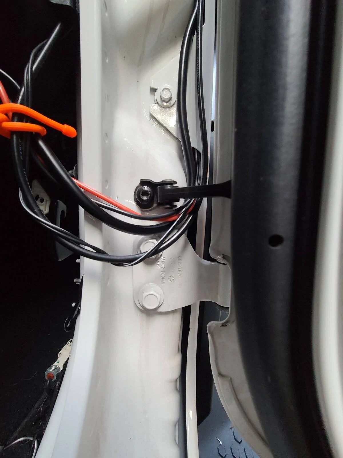 Jeep Wrangler JL Cascadia solar overheat.  Relocation write-up. 20210519_190323