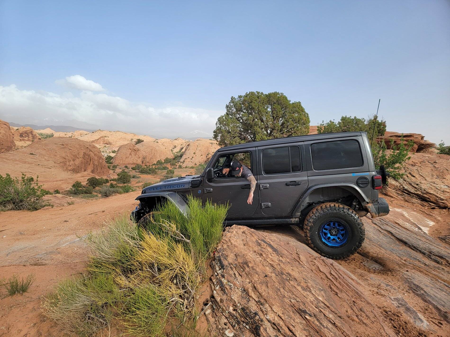 Jeep Wrangler JL eLECTRICON: 4xe Rubicon Build 20210521_183141