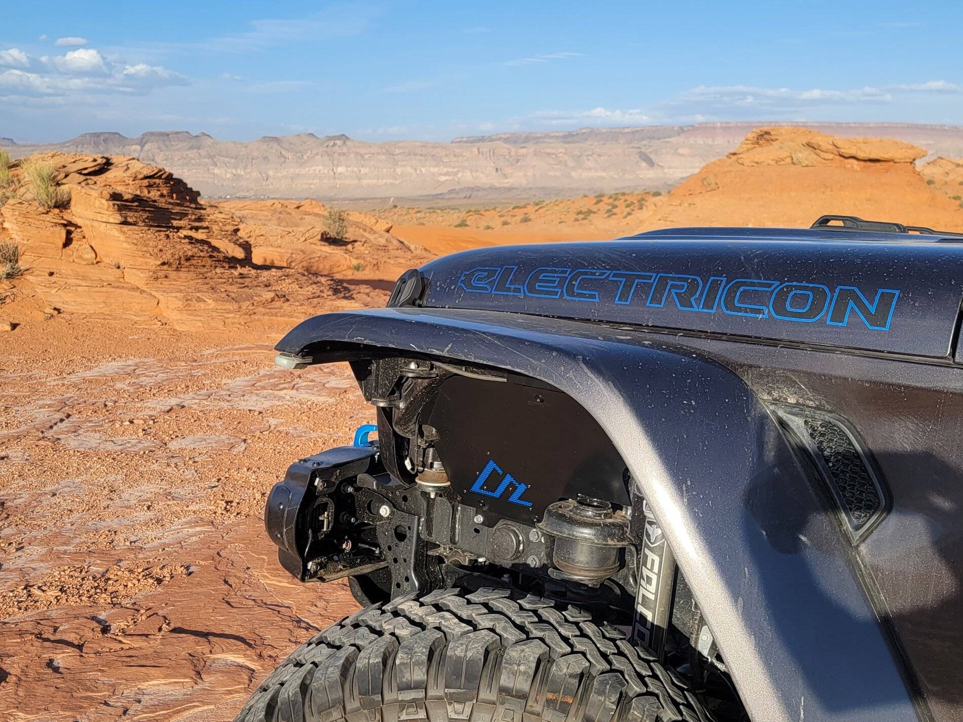 Jeep Wrangler JL eLECTRICON: 4xe Rubicon Build 20210520_192225