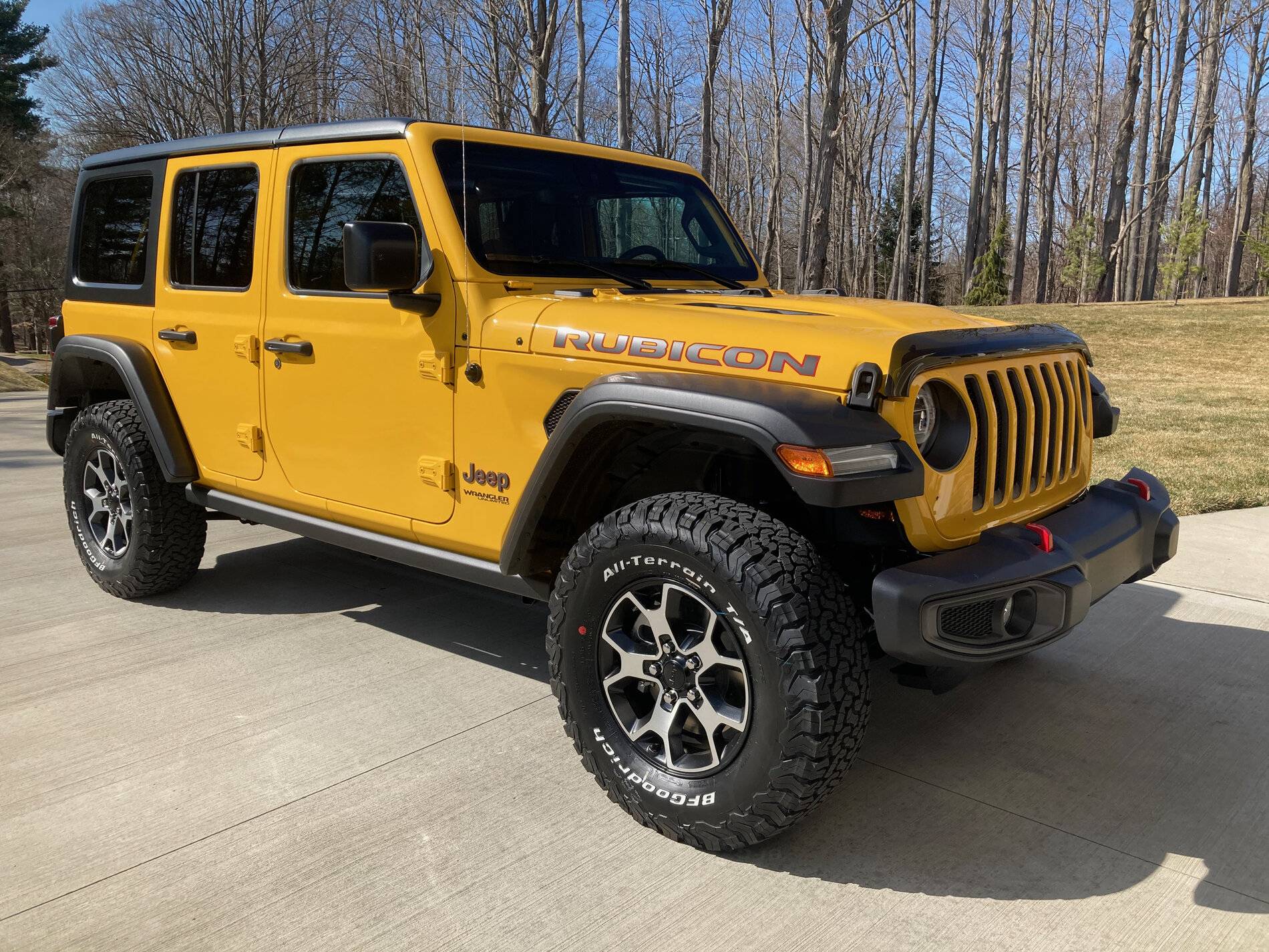 Jeep Wrangler JL Raised white lettering: out! IMG_3710