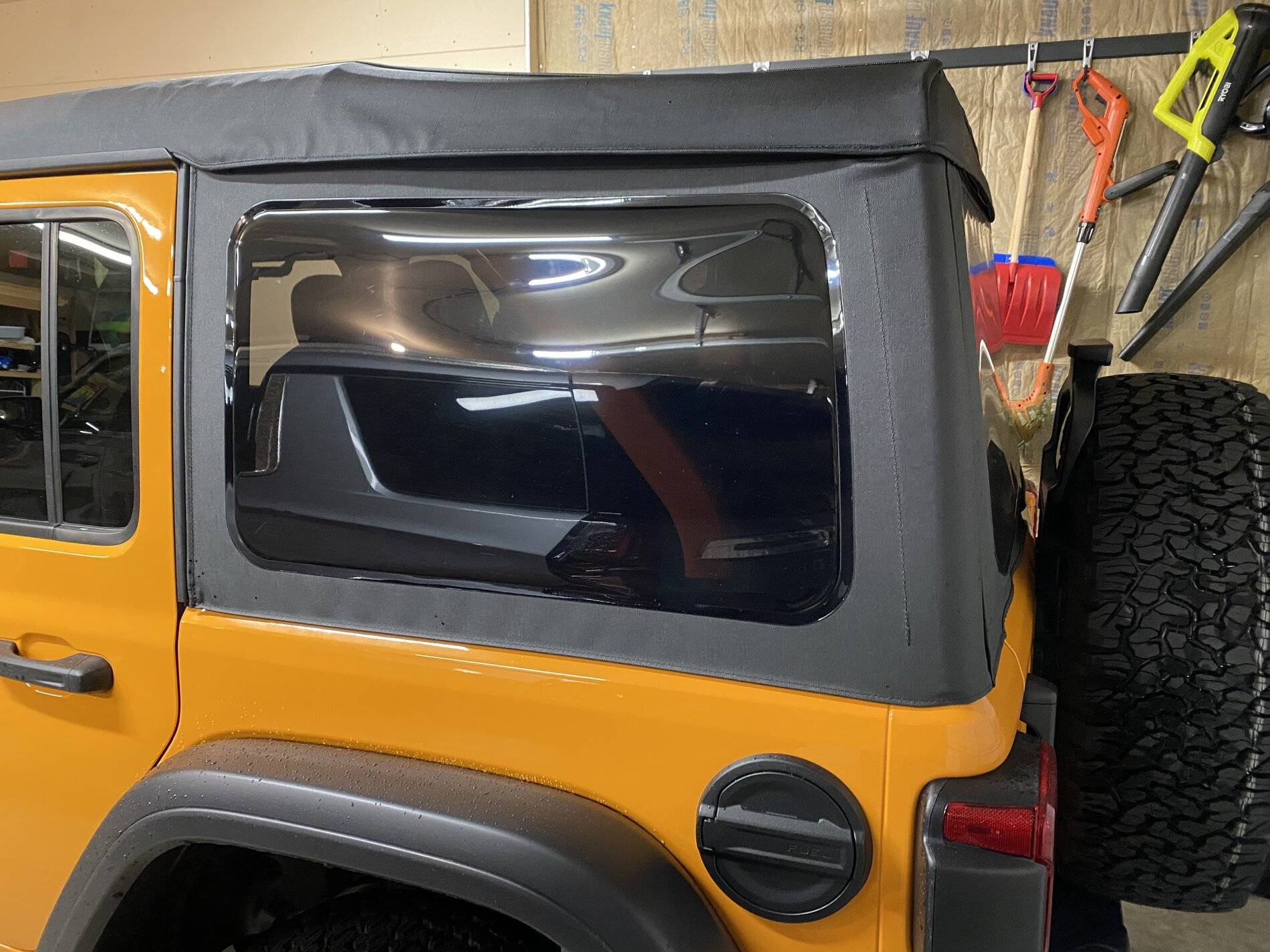 Jeep Wrangler JL JLU Sailcoth soft top with tinted windows 4BC28BAA-8467-4A6F-8FA4-9B9BD71CB964