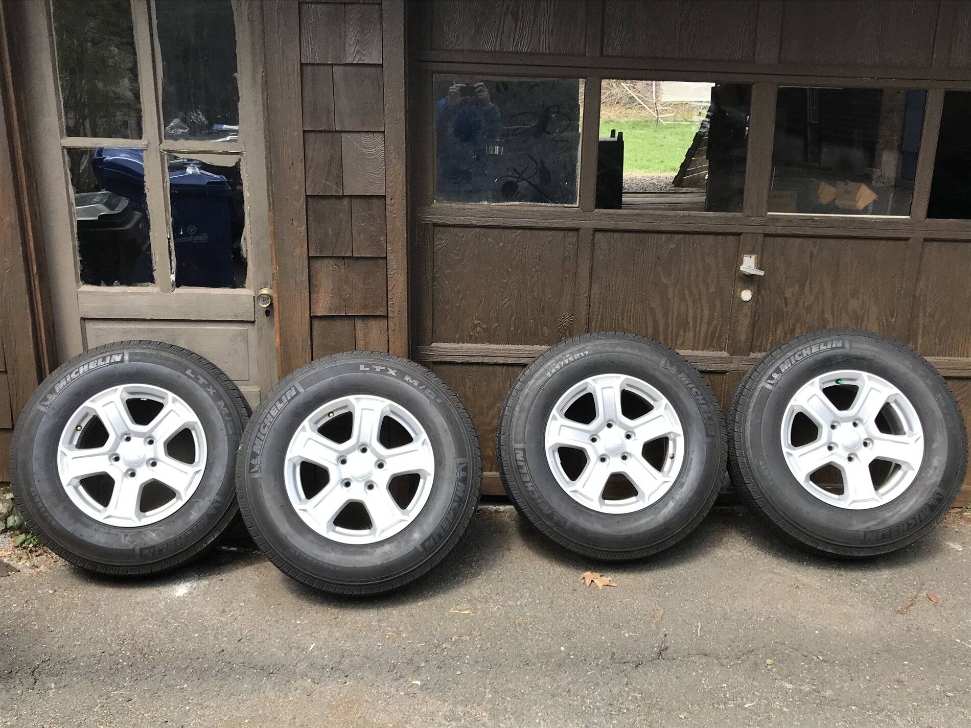 Jeep Wrangler JL Sport S Takeoffs Tires 3