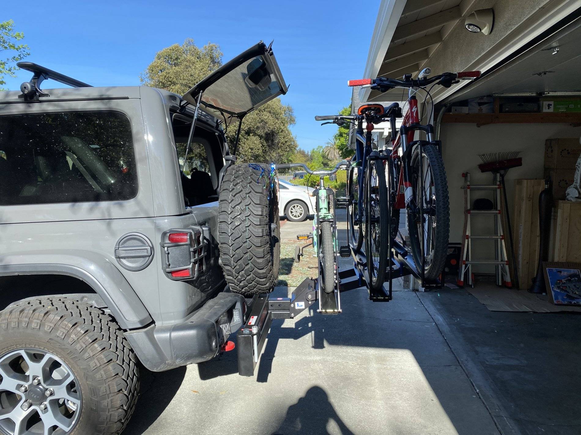 Jeep Wrangler JL Hitch Bike Rack recommendations? IMG_1091
