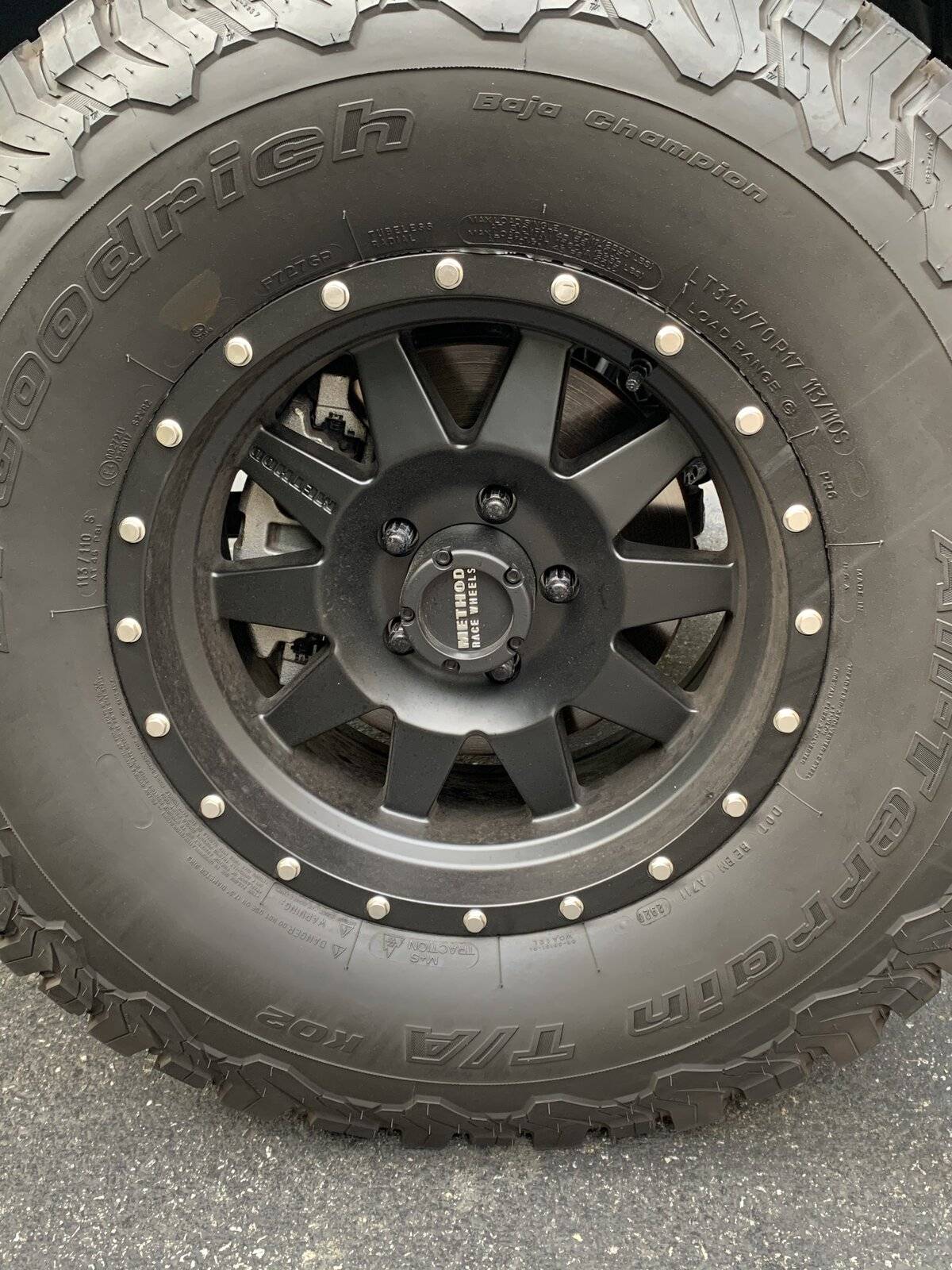 Jeep Wrangler JL Method wheels and 35 inch BFG KO2 AT 44853CCF-C3BF-4B63-AF7D-28F42226ADC9