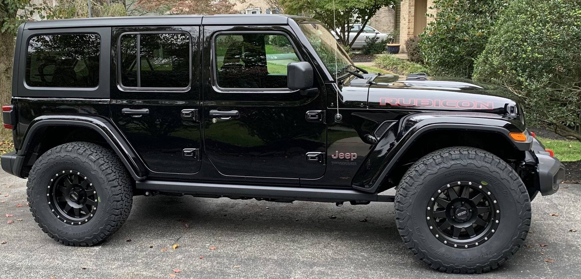 Jeep Wrangler JL Method wheels and 35 inch BFG KO2 AT BE3DB7A3-61F4-42AB-958C-F2A08AFE85DD