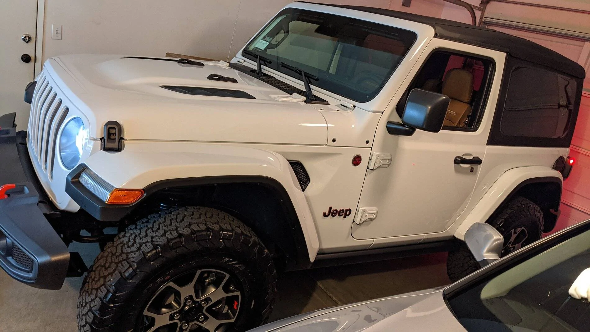 Jeep Wrangler JL Debadged today C21CEF9D-D4E9-4EFF-8DFA-96ABDB52F5BF