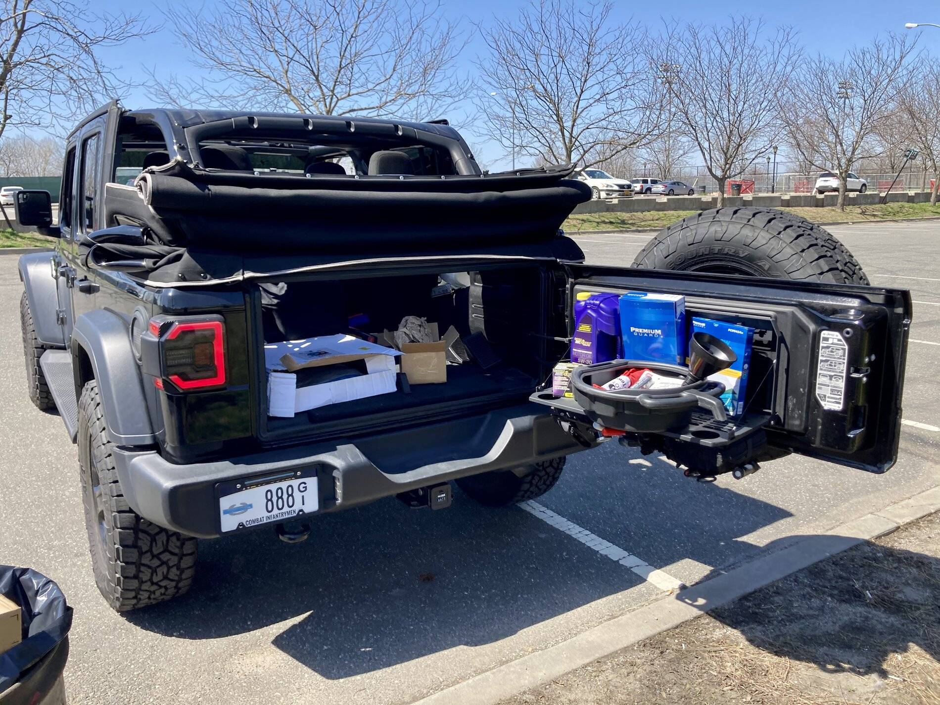 Jeep Wrangler JL My Cheap Tailgate Table 694B17B7-213B-4F68-B9DE-89A70A4FF738