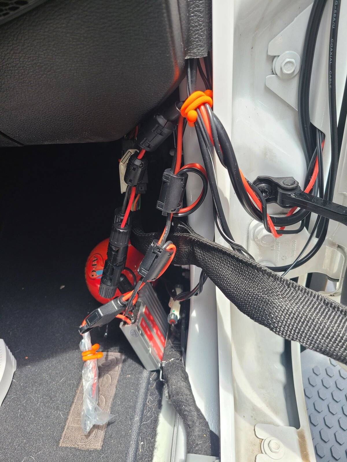 Jeep Wrangler JL Cascadia solar controller whine/RF interference?  Snake oil works? 20210604_133214
