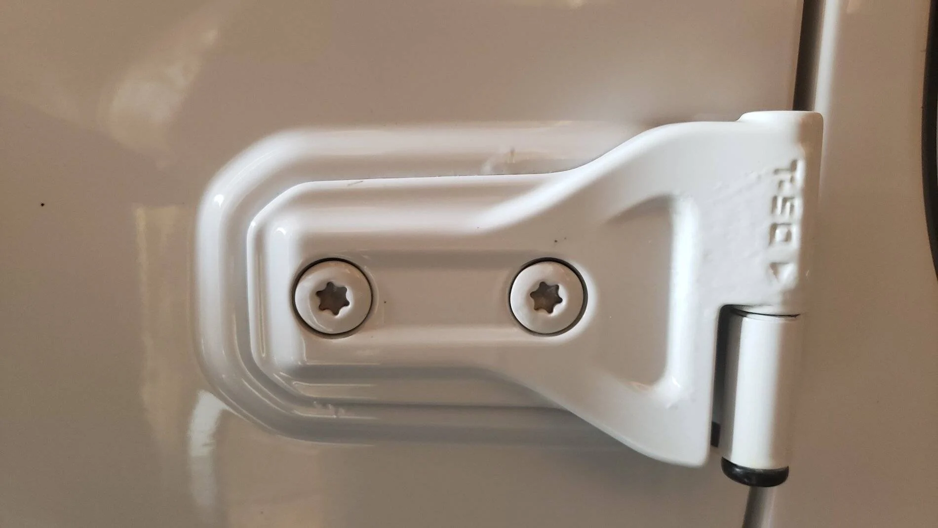 Jeep Wrangler JL Bubbles in Paint at Door Hinges 20210524_103535