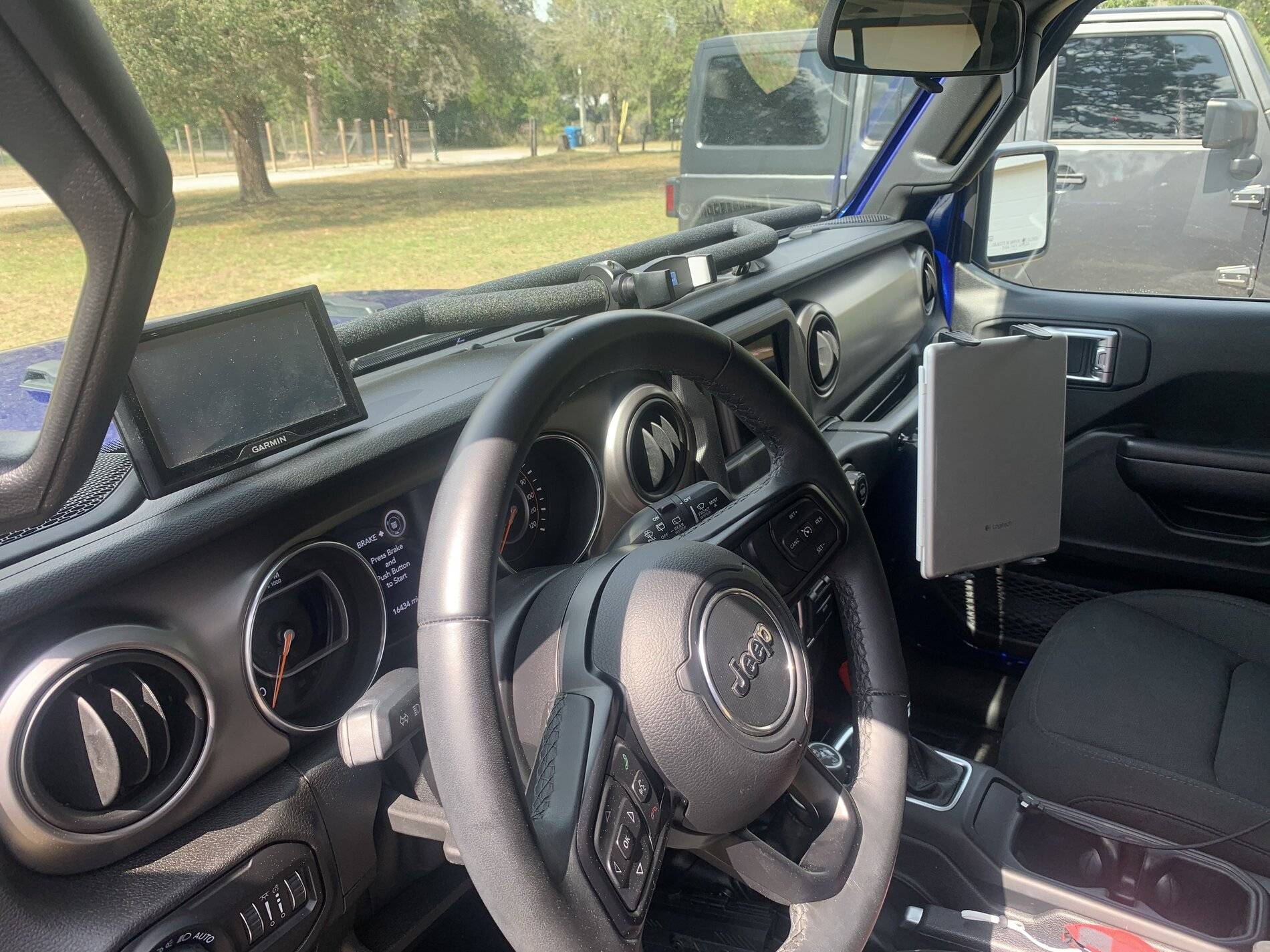 Jeep Wrangler JL GoPro and iPad mini 4A0D8AA3-3EE8-4865-AFDB-7821DF9BC4F7