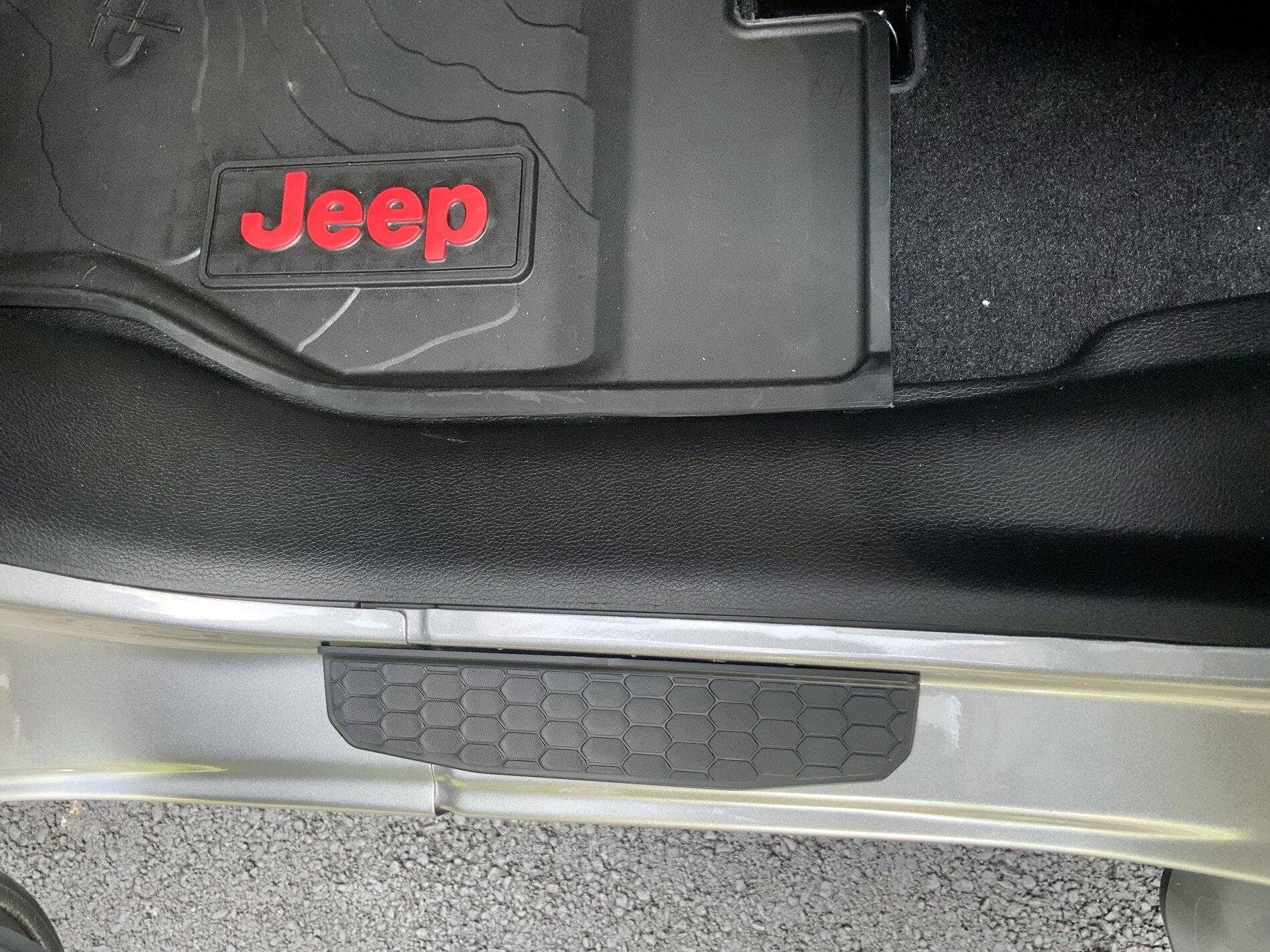 Jeep Wrangler JL Plastic Door Sill Guards 0CBDAD27-8EB9-4D13-B883-9B547F3DE2B1