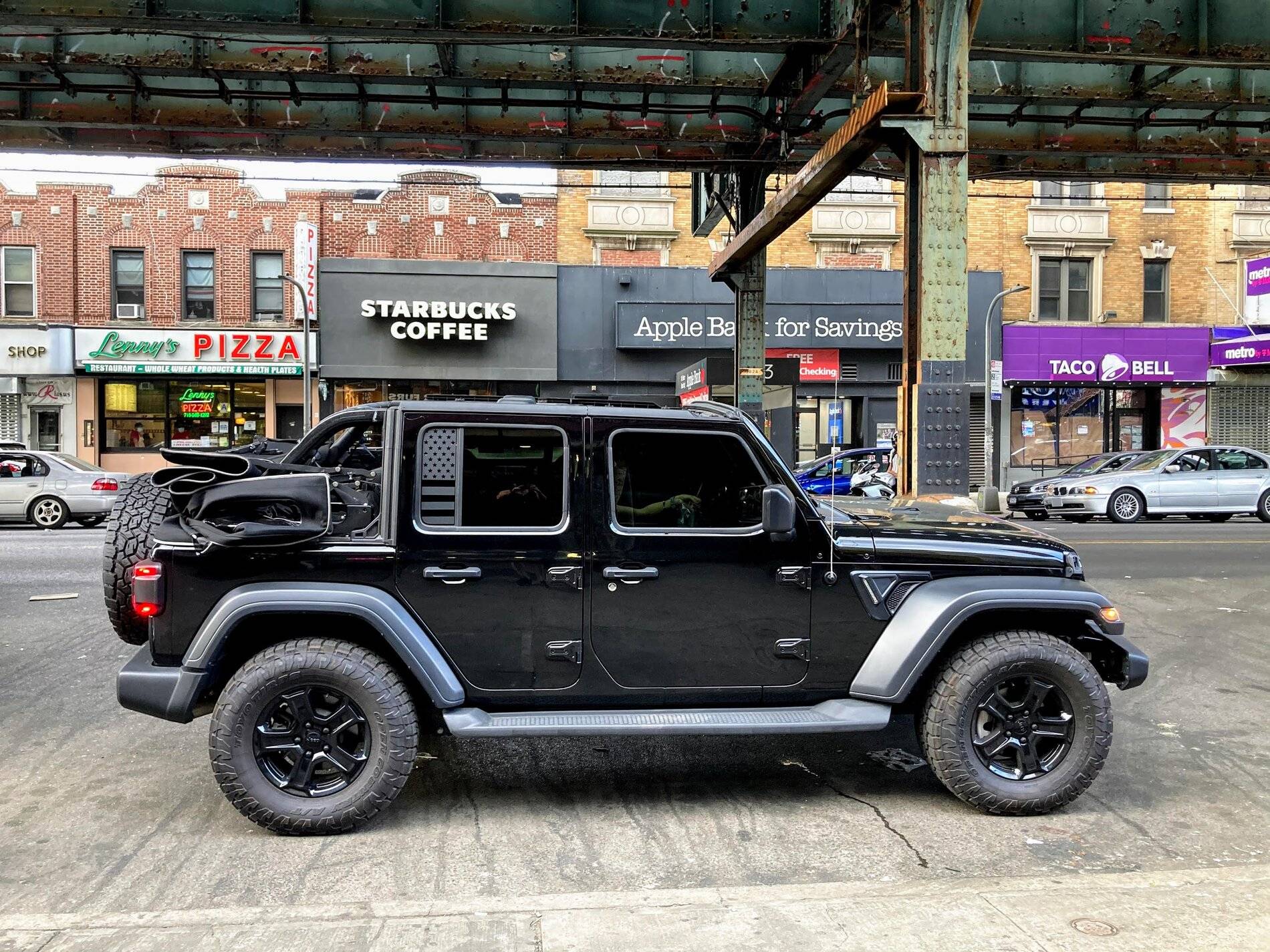 Jeep Wrangler JL I found the perfect Window Flag for soft top users! IMG_5491