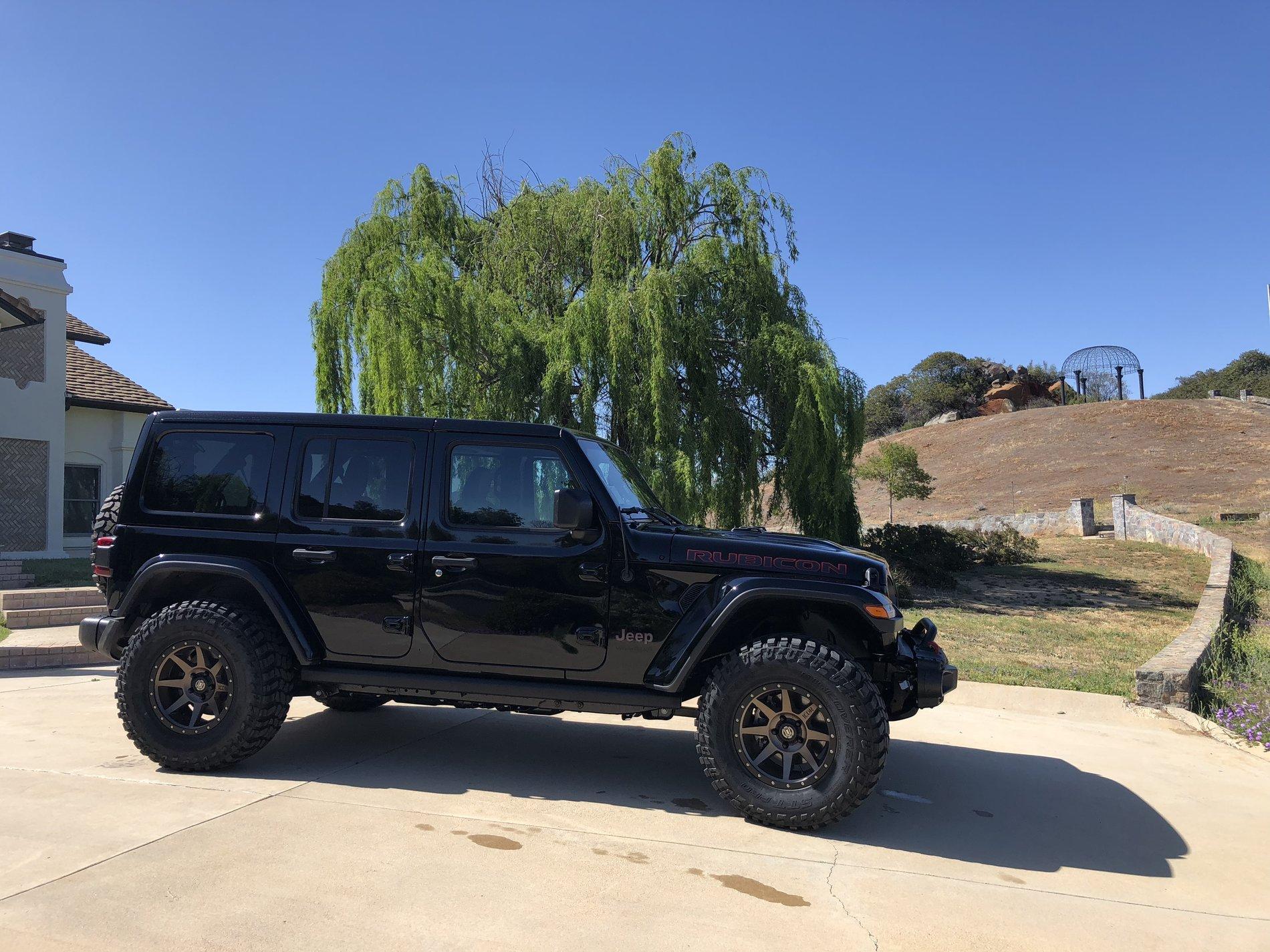 Jeep Wrangler JL Magical Dealership 15D4CC90-545D-4B03-AA9A-E663D3F7A55E