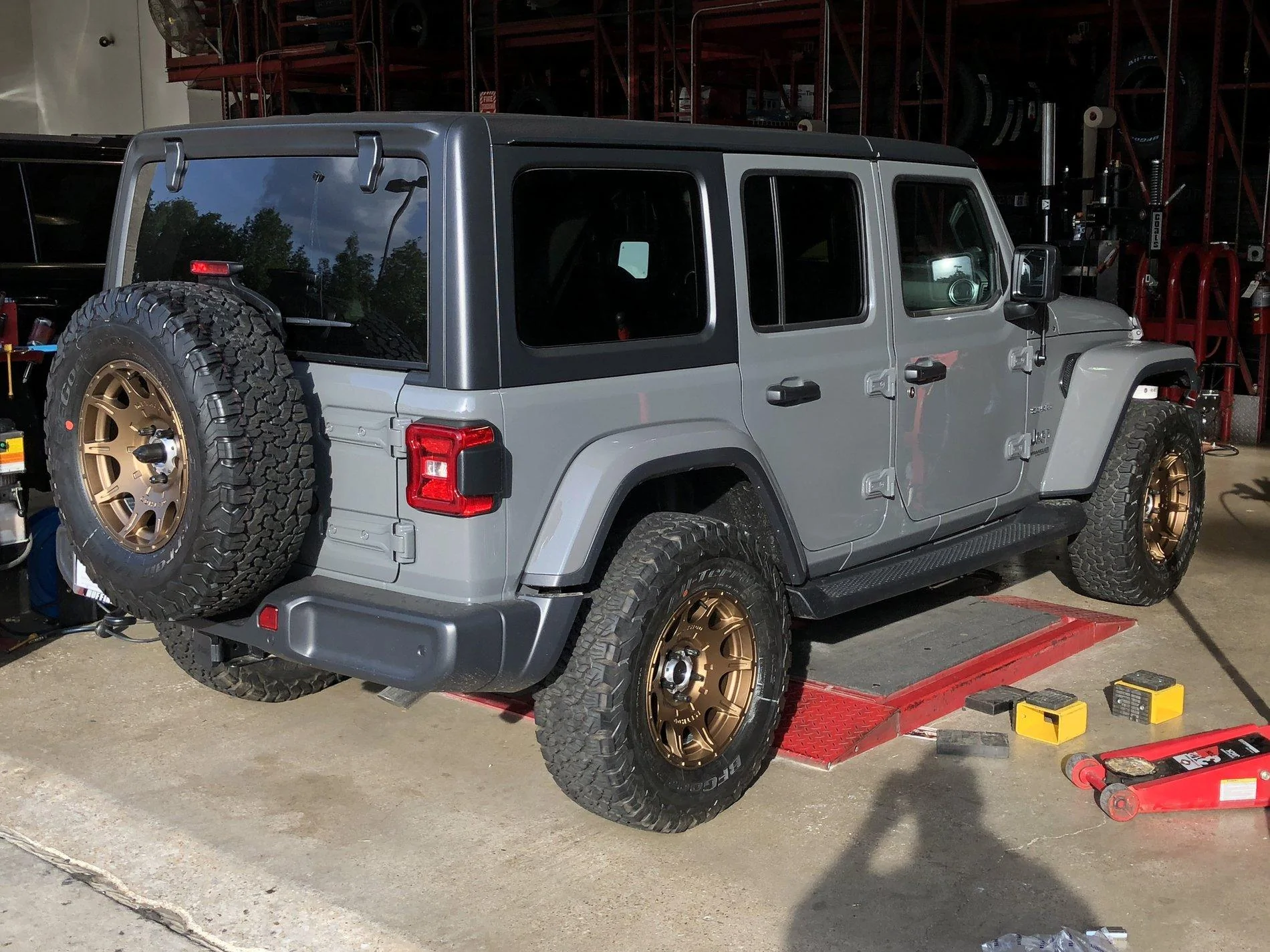 Jeep Wrangler JL Bronze Wheels on JL? 2E48E467-61C3-4815-8076-583495045FCF