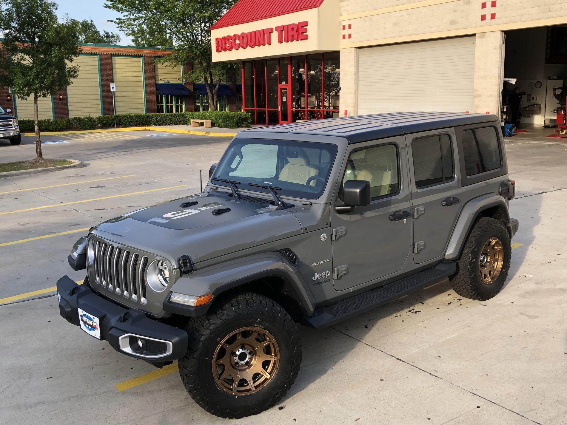 Jeep Wrangler JL Bronze Wheels on JL? A8AE2F3C-984F-4F00-A7DB-D5C5048D0A28