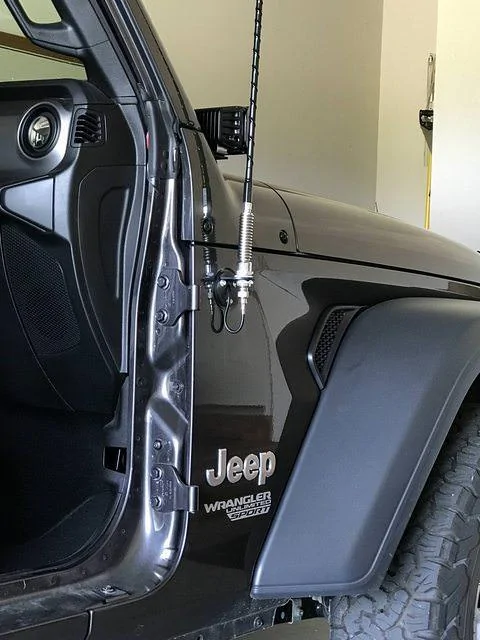 Jeep Wrangler JL Rugged Ridge CB/AM/FM kit 3o8rQ30l