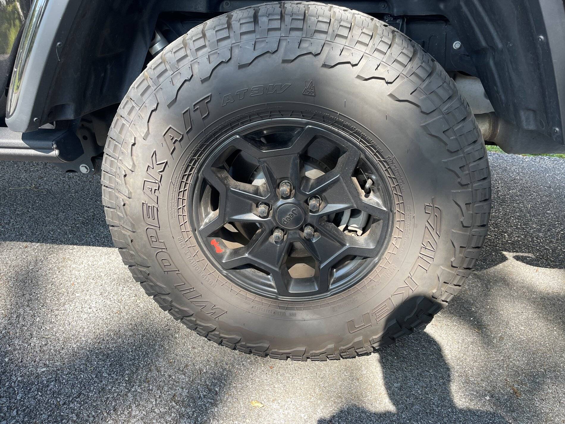 Jeep Wrangler JL 4 Gladiator Launch Edition wheels C9AC1E93-AB60-4F33-9261-EFC274F8372E