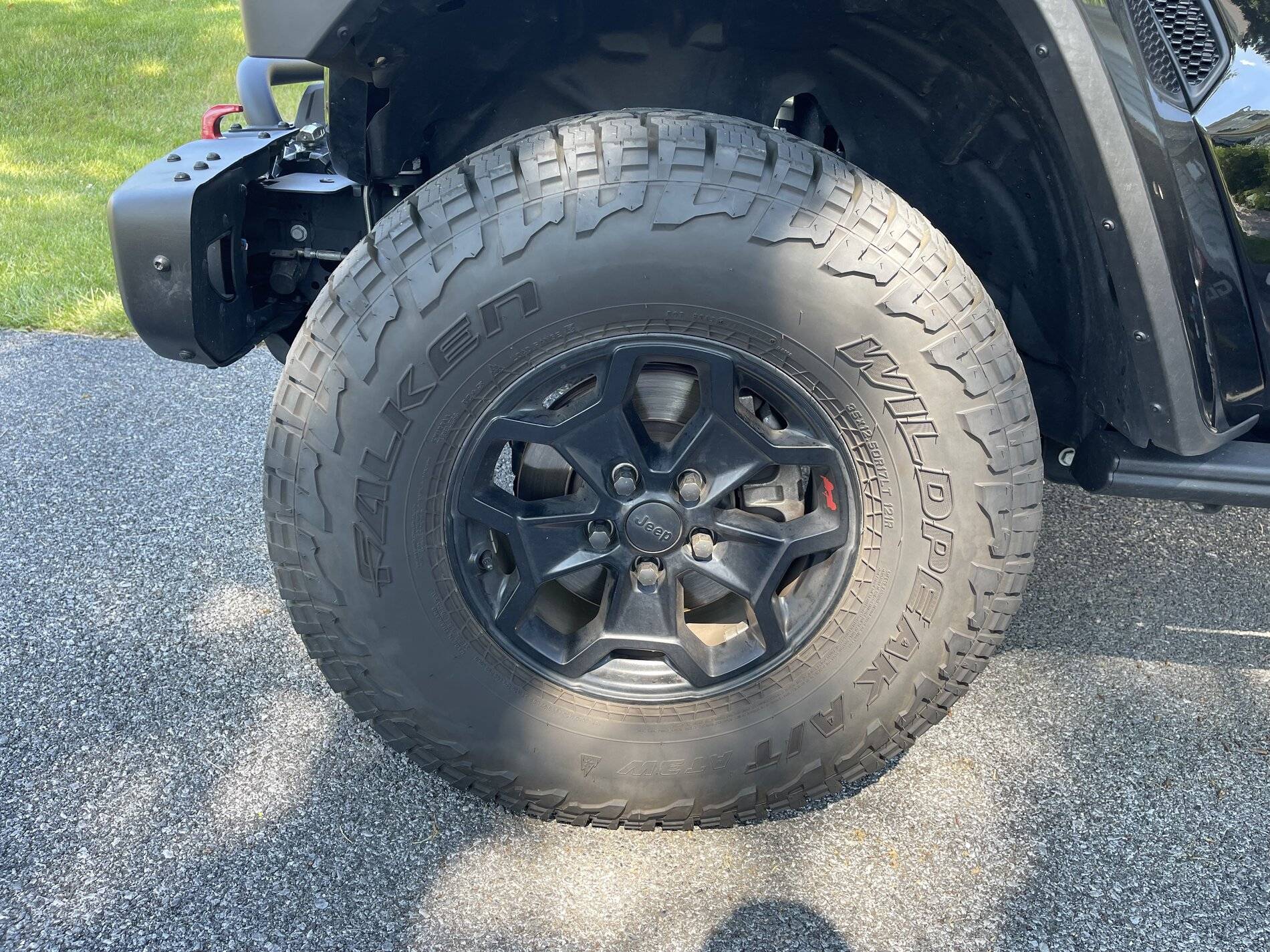 Jeep Wrangler JL 4 Gladiator Launch Edition wheels B2B0DE31-BDF4-4C3C-B234-C9520094E10E