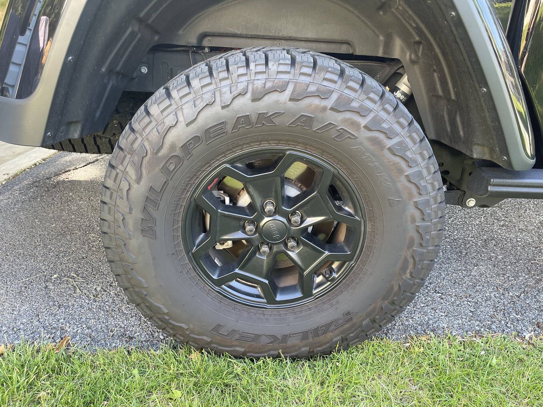 Jeep Wrangler JL 4 Gladiator Launch Edition wheels 0C6B17C7-68A1-4ADF-8548-05BBD832DDE3
