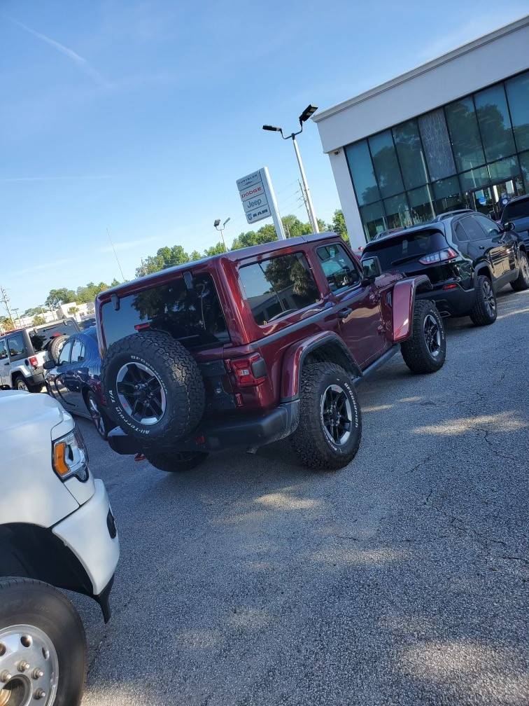 Jeep Wrangler JL Orders with half doors on delay Jeep2