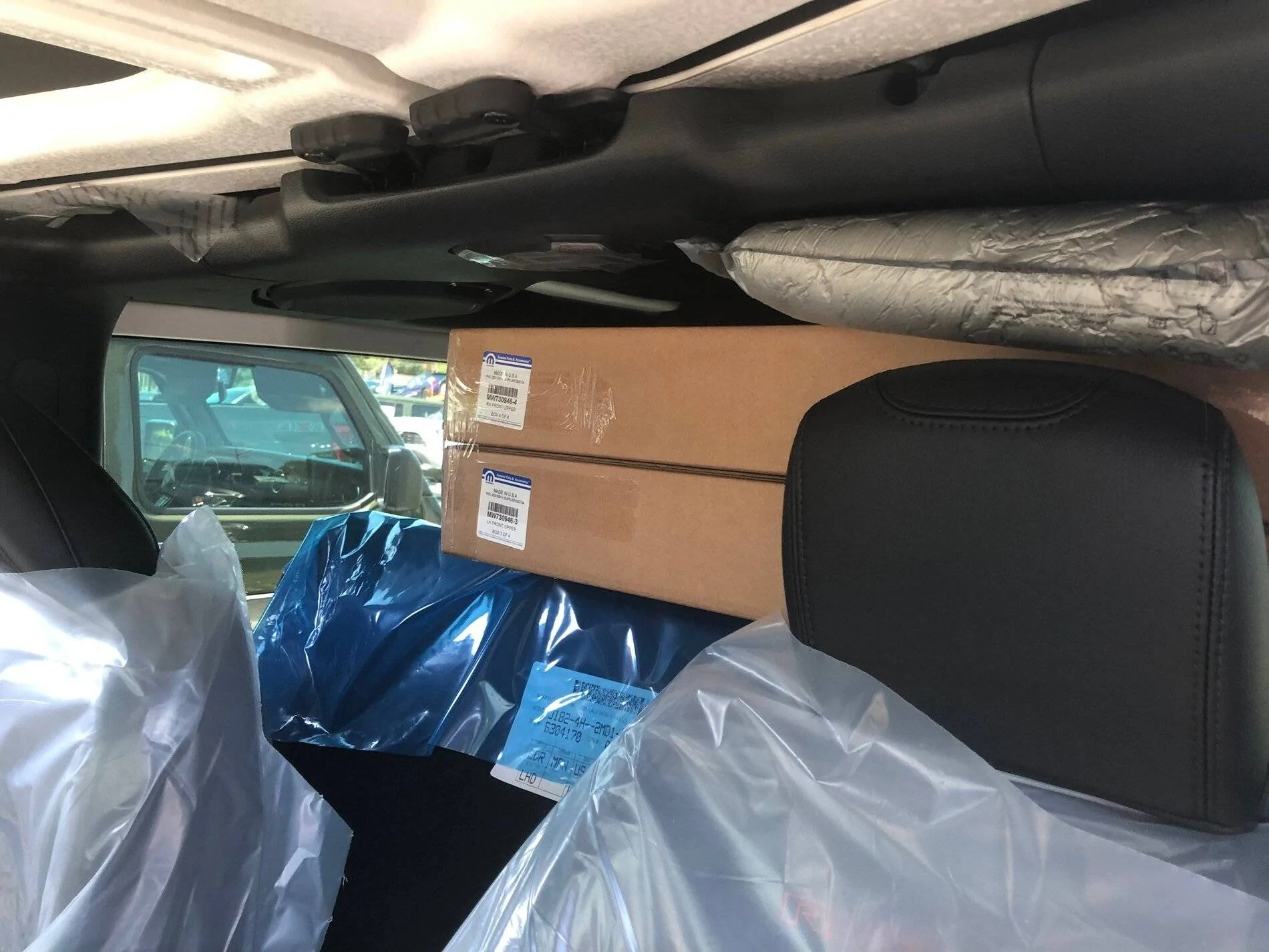 Jeep Wrangler JL Orders with half doors on delay Jeep6