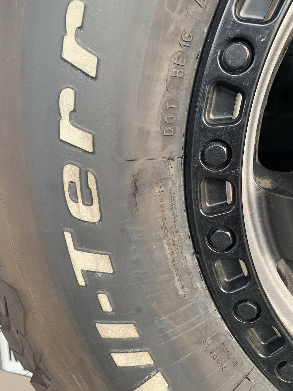 Jeep Wrangler JL Tire damage 4E61CF06-225C-4162-B45B-086C34640C35