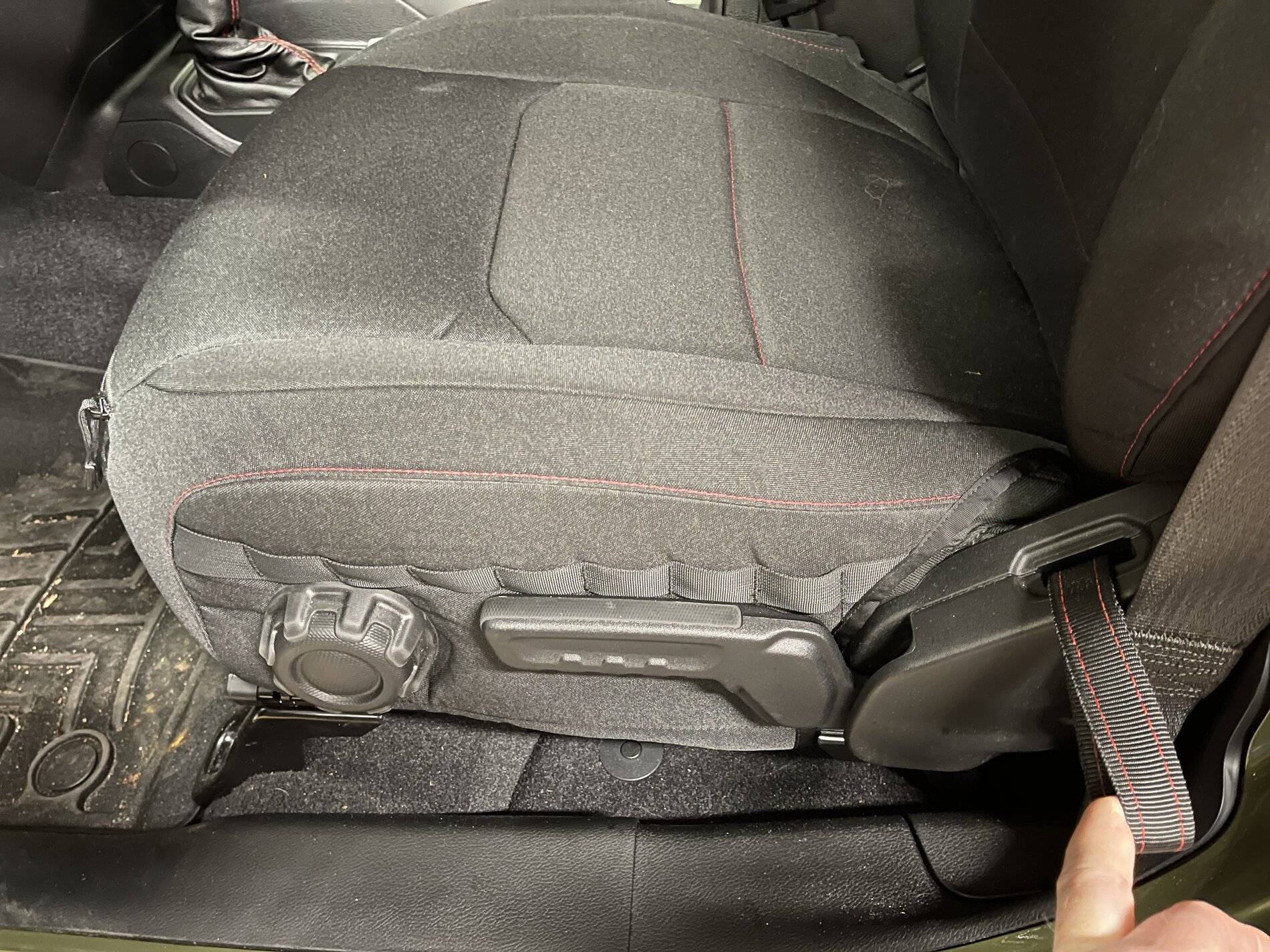 Jeep Wrangler JL Bartact seat cover issues FCE4E18B-884C-4F89-BAD9-AB99BE926858