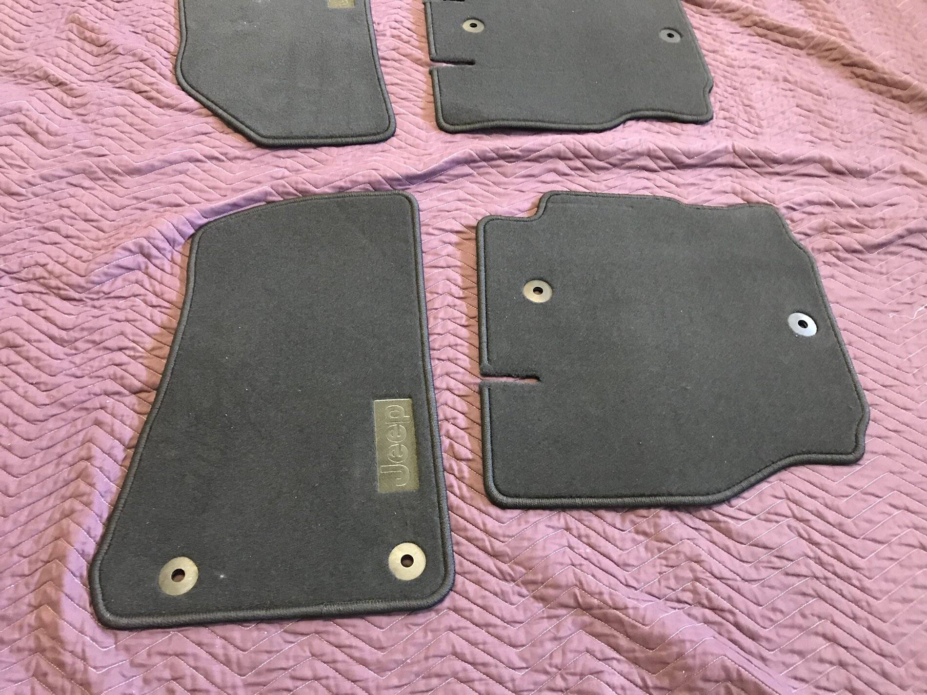 Jeep Wrangler JL New floor mat 7CF469ED-1979-43B6-92C3-AECAED442373