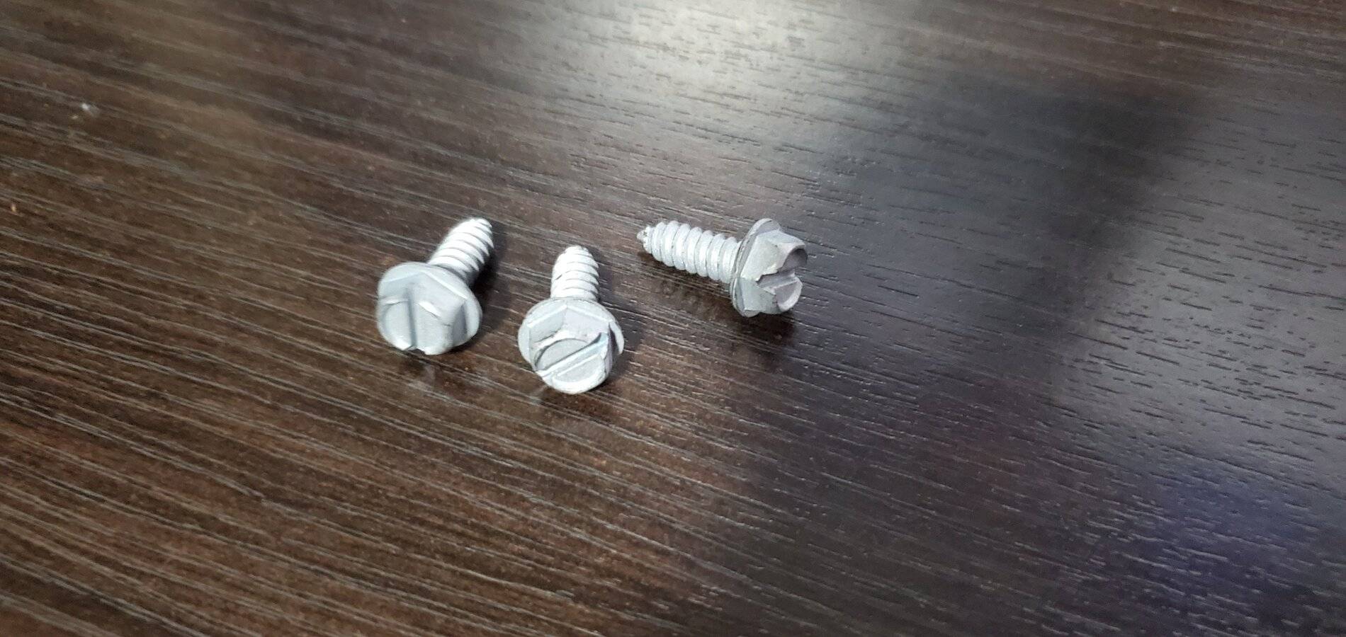 Jeep Wrangler JL Extra screws in new jeep Resized_20210618_114427