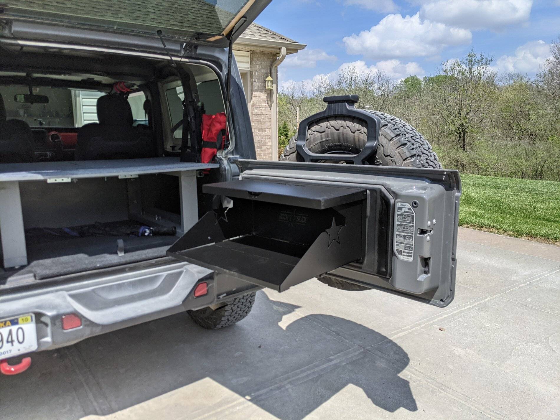 Jeep Wrangler JL Show off your Tailgate Tables! PXL_20210502_194531385