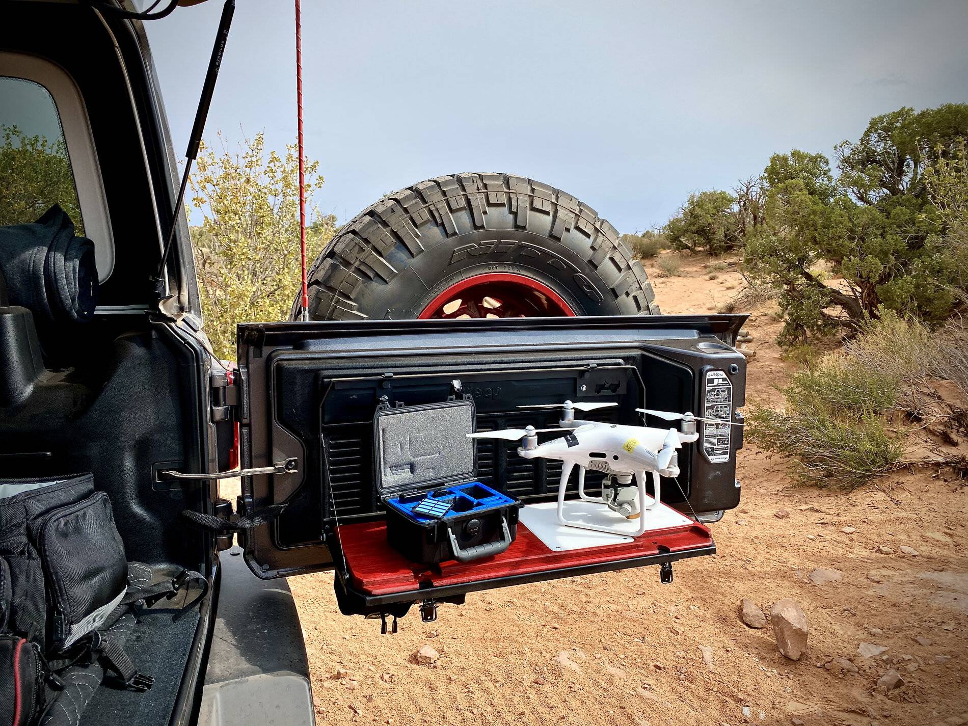 Jeep Wrangler JL Show off your Tailgate Tables! IMG_1203