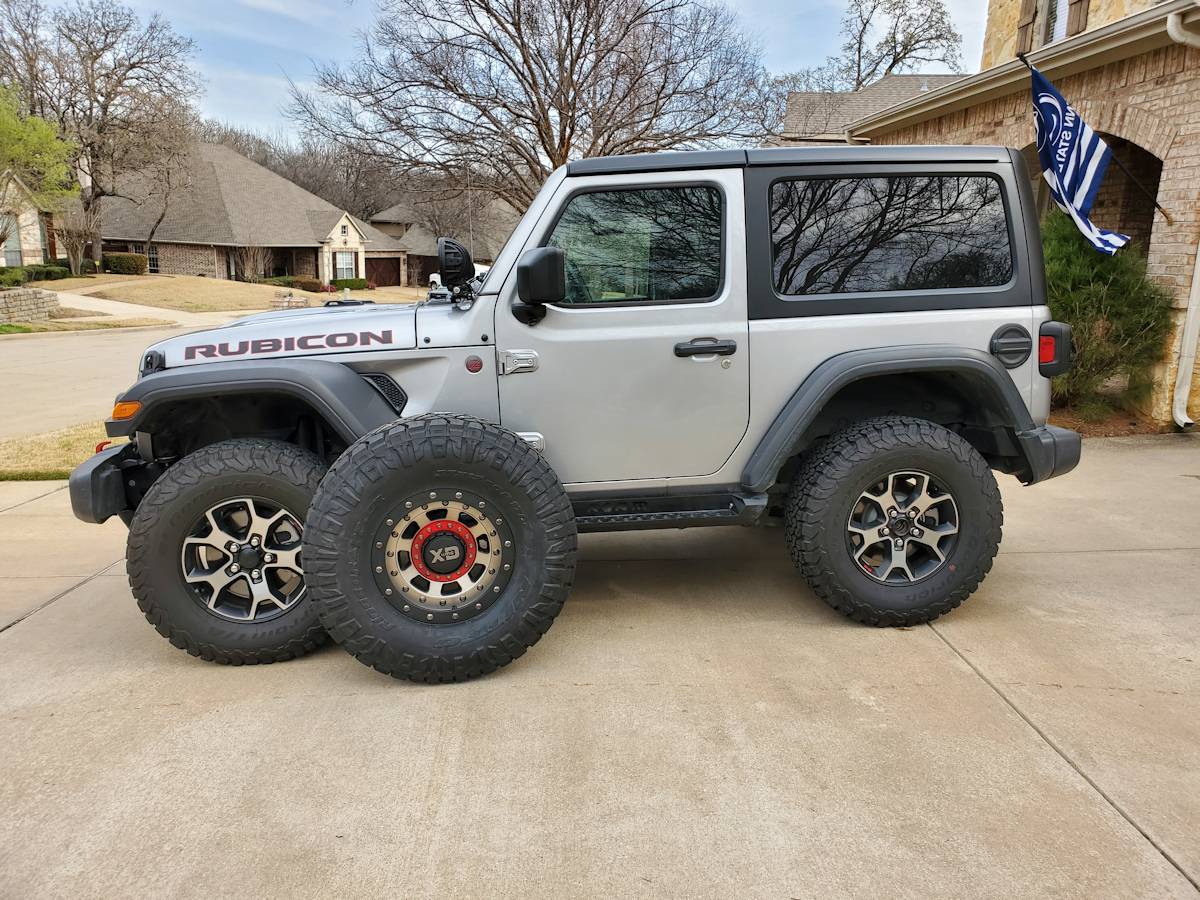 Jeep Wrangler JL Rubicon Going To 35s new shoes