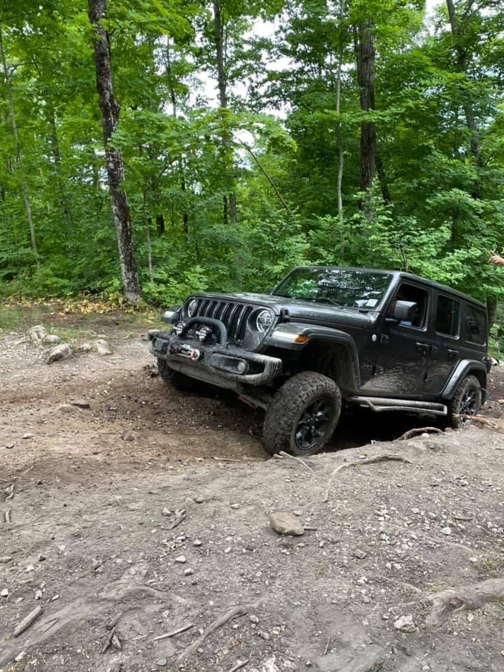 Jeep Wrangler JL MOAB Edition JL Club Thread Climbing Moab