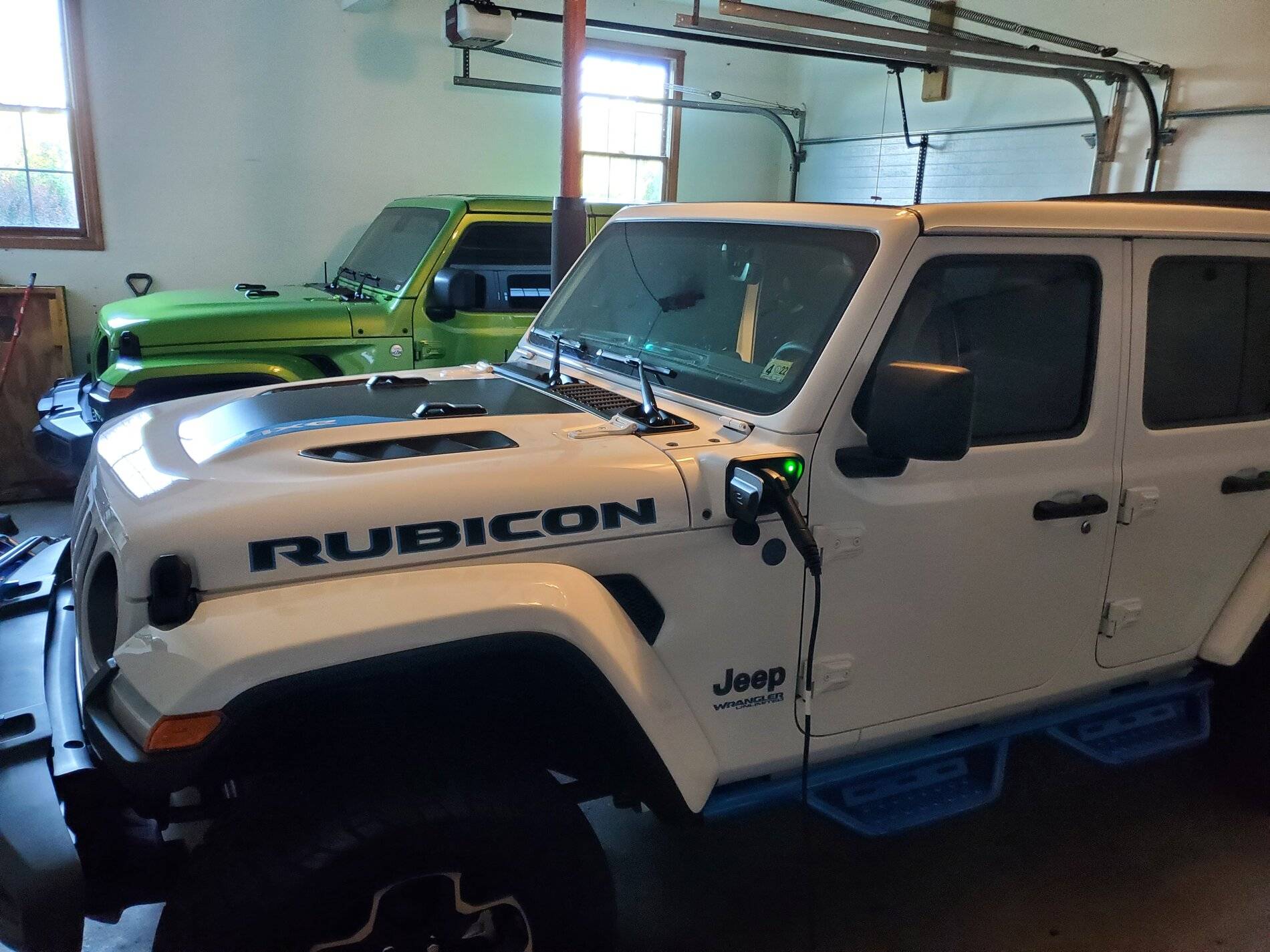 Jeep Wrangler JL 4XE with Blue Side Steps 20210623_192512