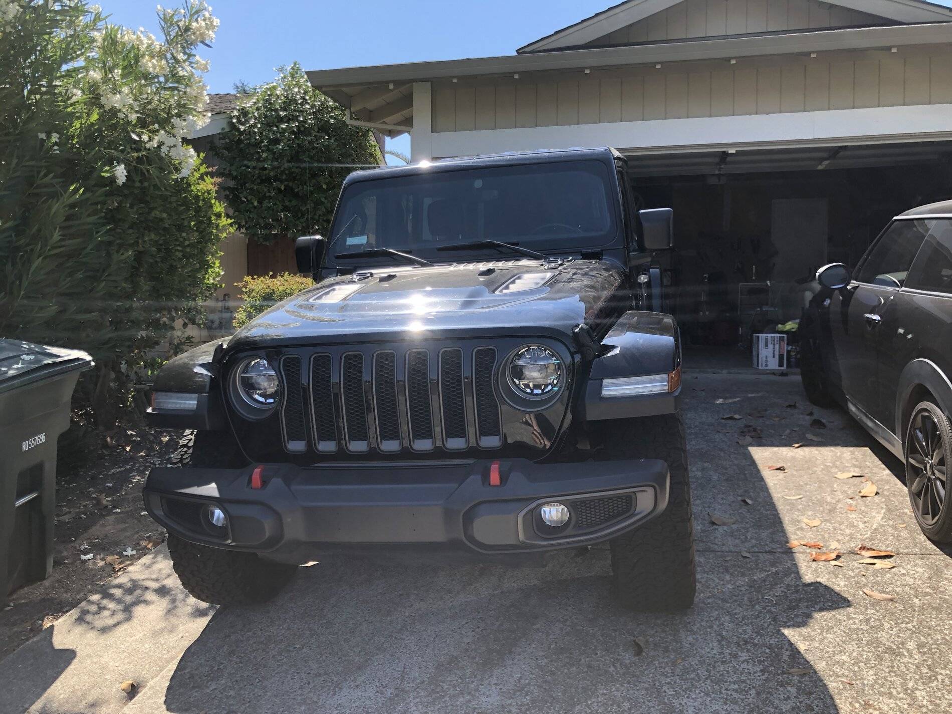Jeep Wrangler JL Scraped pumpkin 6182E20E-8F71-4A80-9A34-DFF4A402733D