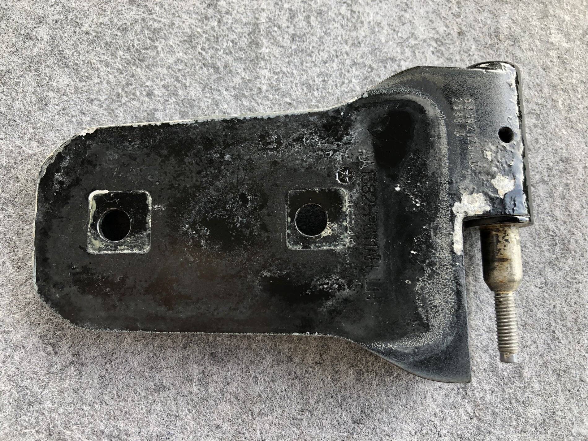 Jeep Wrangler JL Bubbles in Paint at Door Hinges 3DA34737-5C0F-4497-886F-F0860F030C55