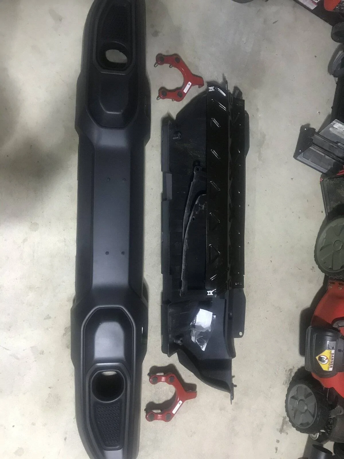 Jeep Wrangler JL Rubicon plastic bumper - $50 586C611C-91E3-4210-8C1C-0BA1856597E9