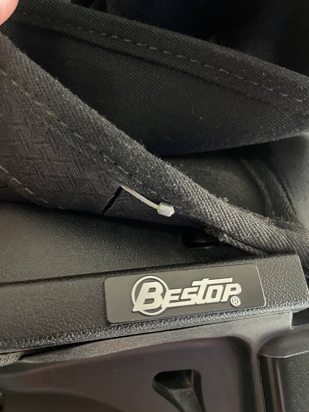 Jeep Wrangler JL How to adjust? Sunrider broken clip.JPG