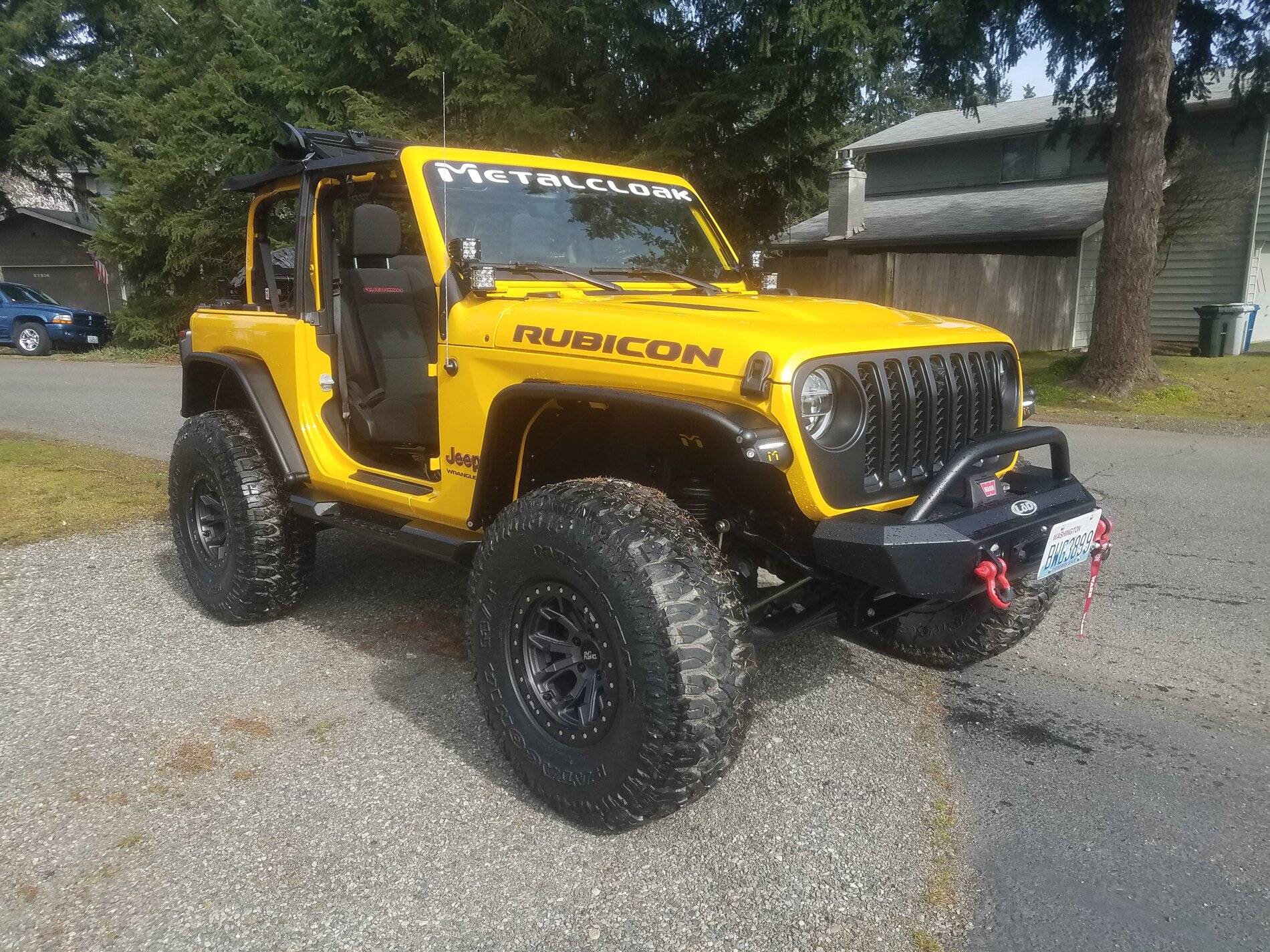 Jeep Wrangler JL Towing a lifted Jeep 20210327_153709