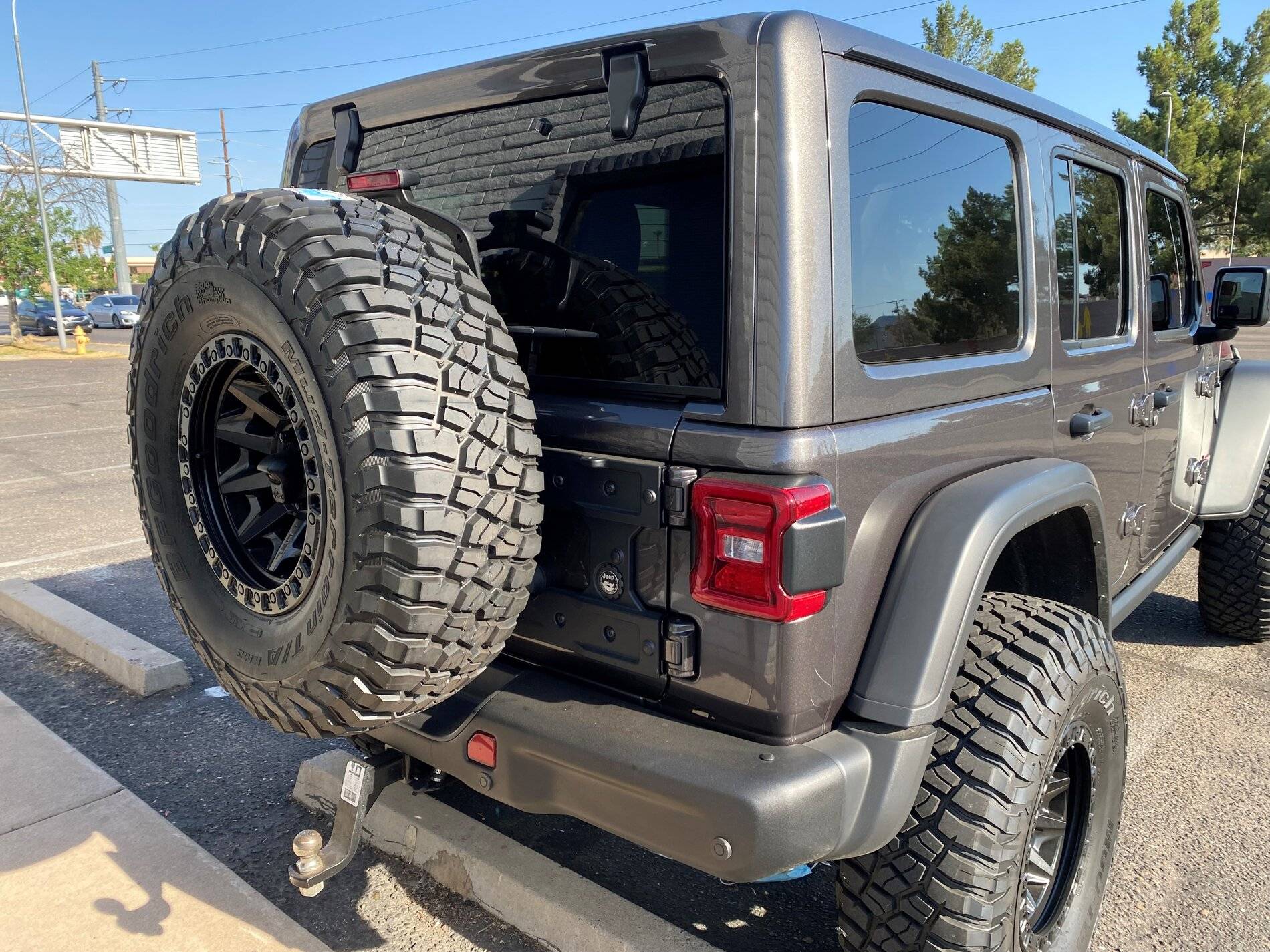 Jeep Wrangler JL Rough Country Tire Relocation Bracket - 37'' Tires RC Bracket
