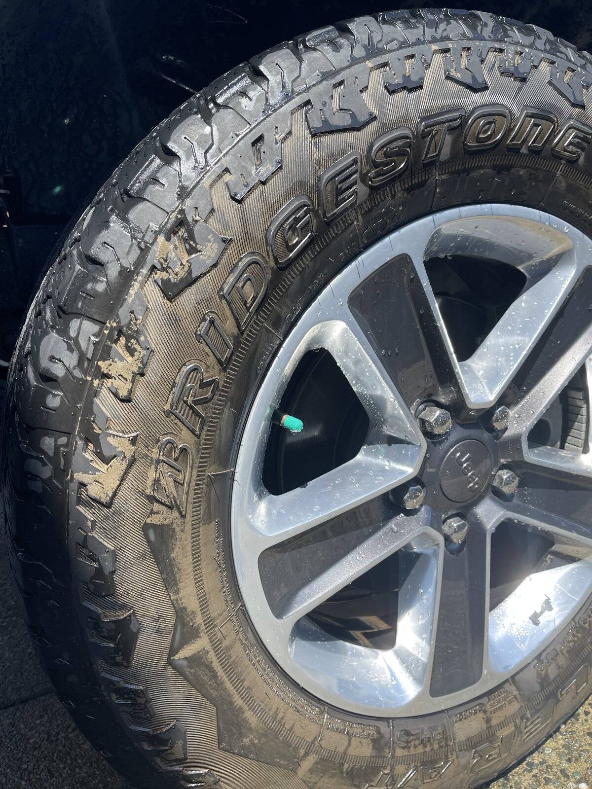 Jeep Wrangler JL How to remove tire gel DA8017BB-ADCA-4E9E-8280-09CCE3D0B745