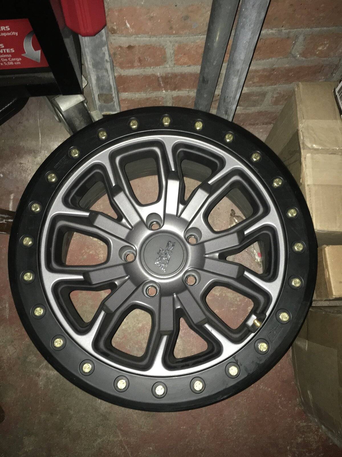 Jeep Wrangler JL Dirty life beadlocks 9BED80EA-F6AC-4B65-BE23-D1442B84721C