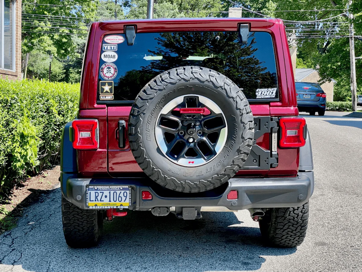 Jeep Wrangler JL New CB/GMRS/HAM Front-Mount Antenna Bracket IMG_8575