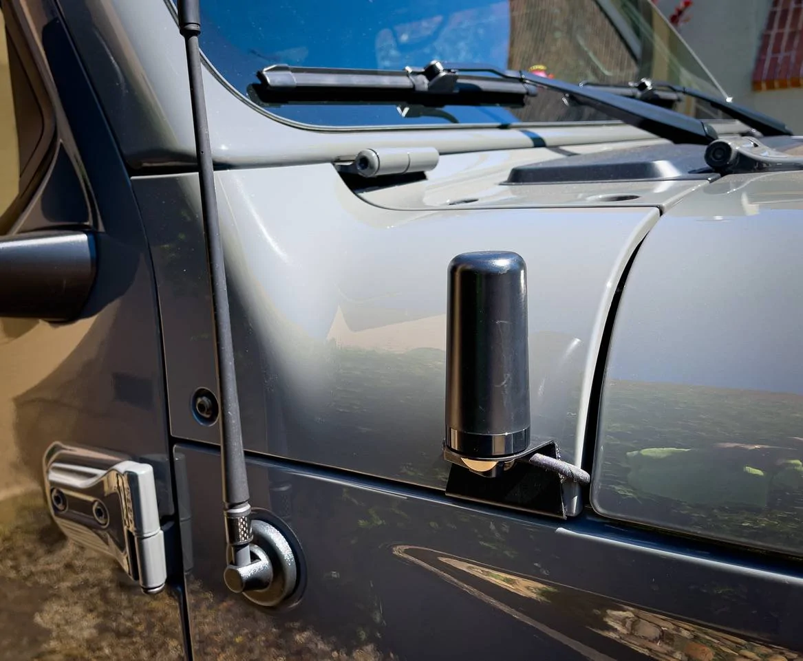 Jeep Wrangler JL New CB/GMRS/HAM Front-Mount Antenna Bracket Ghost Antenna