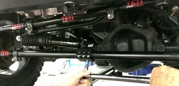 Jeep Wrangler JL Steering Stabilizer and Yeti XD Relo Bracket Captur