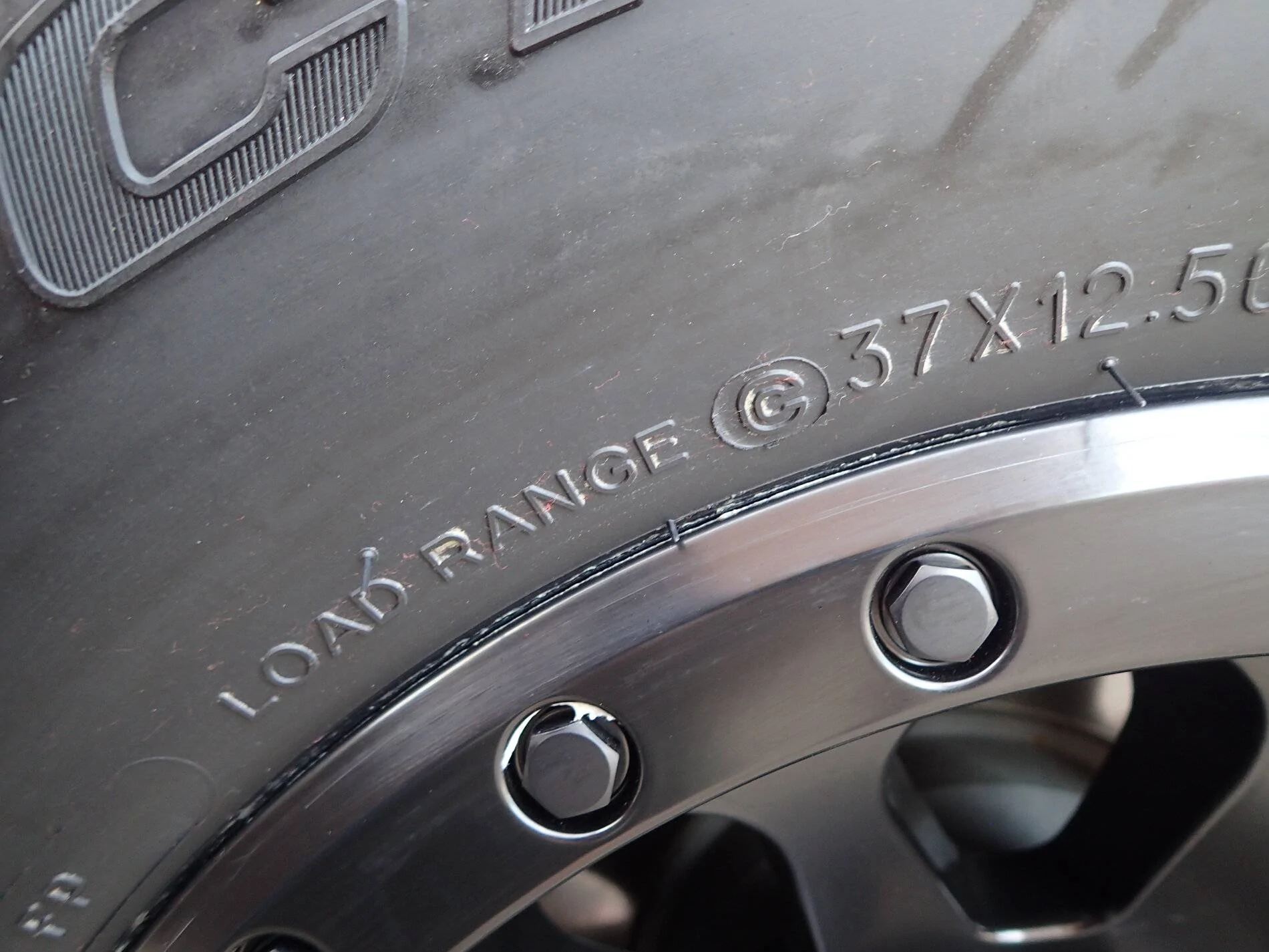 Jeep Wrangler JL New Raptor Load Range C 37s? P7100007