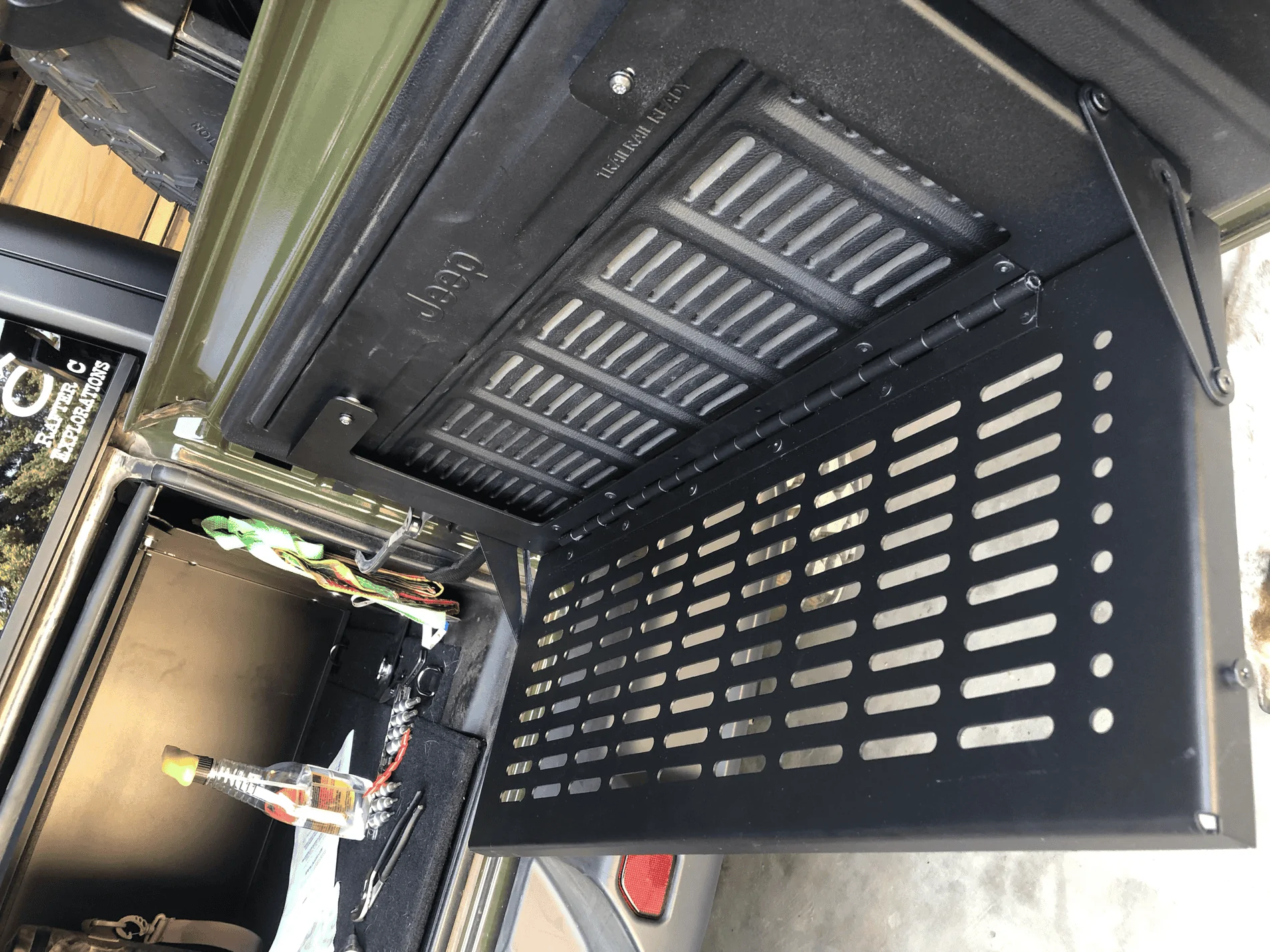 Jeep Wrangler JL Best tailgate table? tempImageQD1bZY