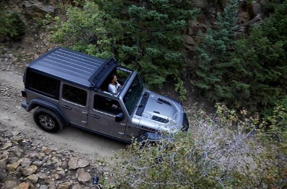 Jeep Announces New Sunrider Flip Top for Hardtop; Innovative